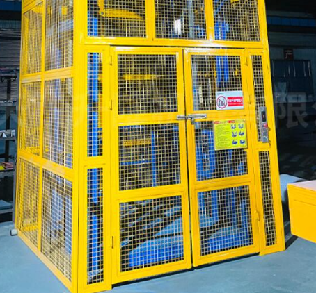 临湘货梯可以安装在室外吗